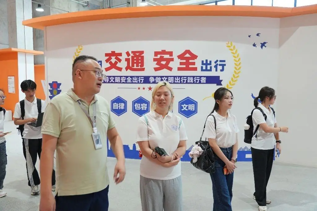 V5 PARK交通安全教育现场